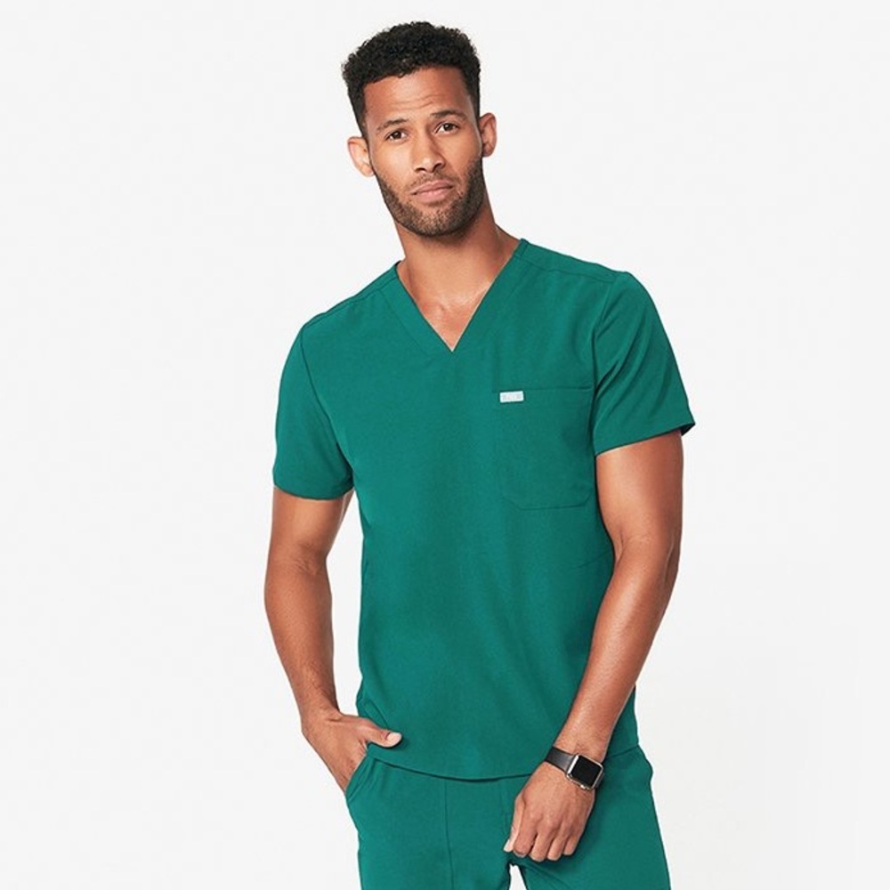 FIGS Men’s Hunter Green Chisec Three-Pocket Scrub Top